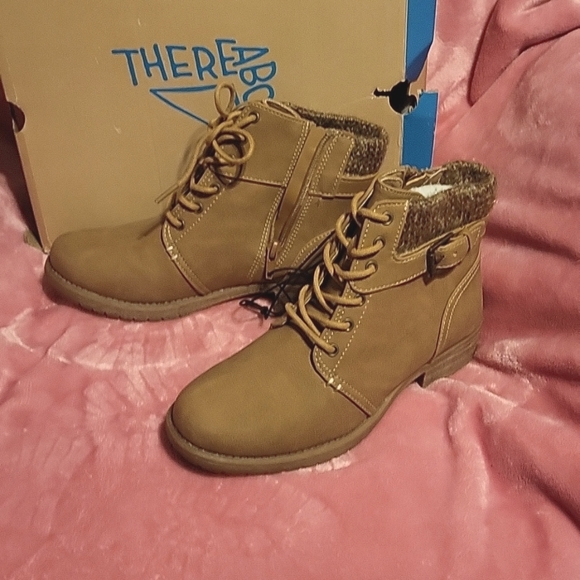 Girls (4) Tan ThereAbouts Boots - Picture 2 of 6